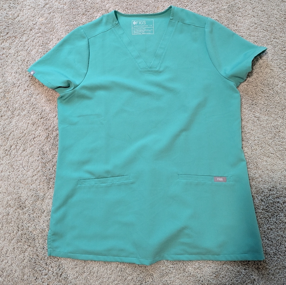 Casma Three-Pocket Scrub Top with Kade Cargo Scrub Pants